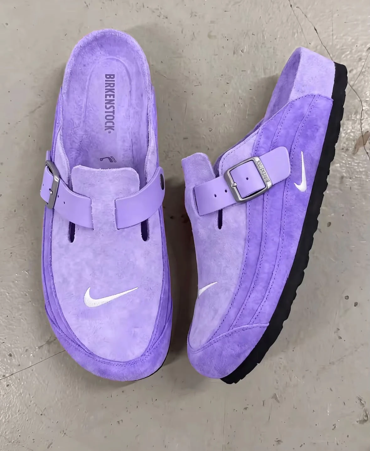 Heritage Suede Buckle Mules – Lavender