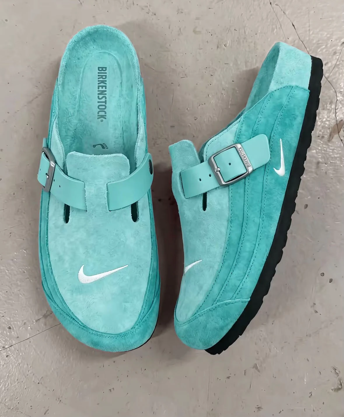 Heritage Suede Buckle Mules – Mint