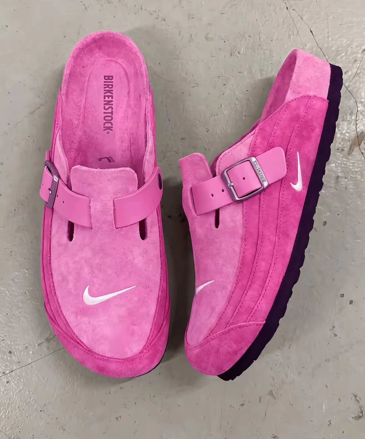 Heritage Suede Buckle Mules – Hot Pink